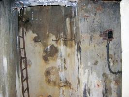 Ligne Maginot - DO1 - FOND D'HAVANGE - (Observatoire d'artillerie) - Echelle d'accès à la cloche et raccordement au réseau téléphonique à droite