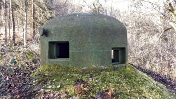 Ligne Maginot - WINDSTEIN - (Casemate d'infanterie - double) - La cloche GFM, noter le créneau décalé destiné à battre la pente en avant de la casemate