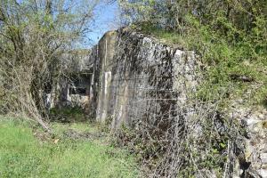 Ligne Maginot - 61/3 - OTTMARSHEIM SUD - (Casemate d'infanterie - Double) - Façade sud-créneaux mitrailleuse