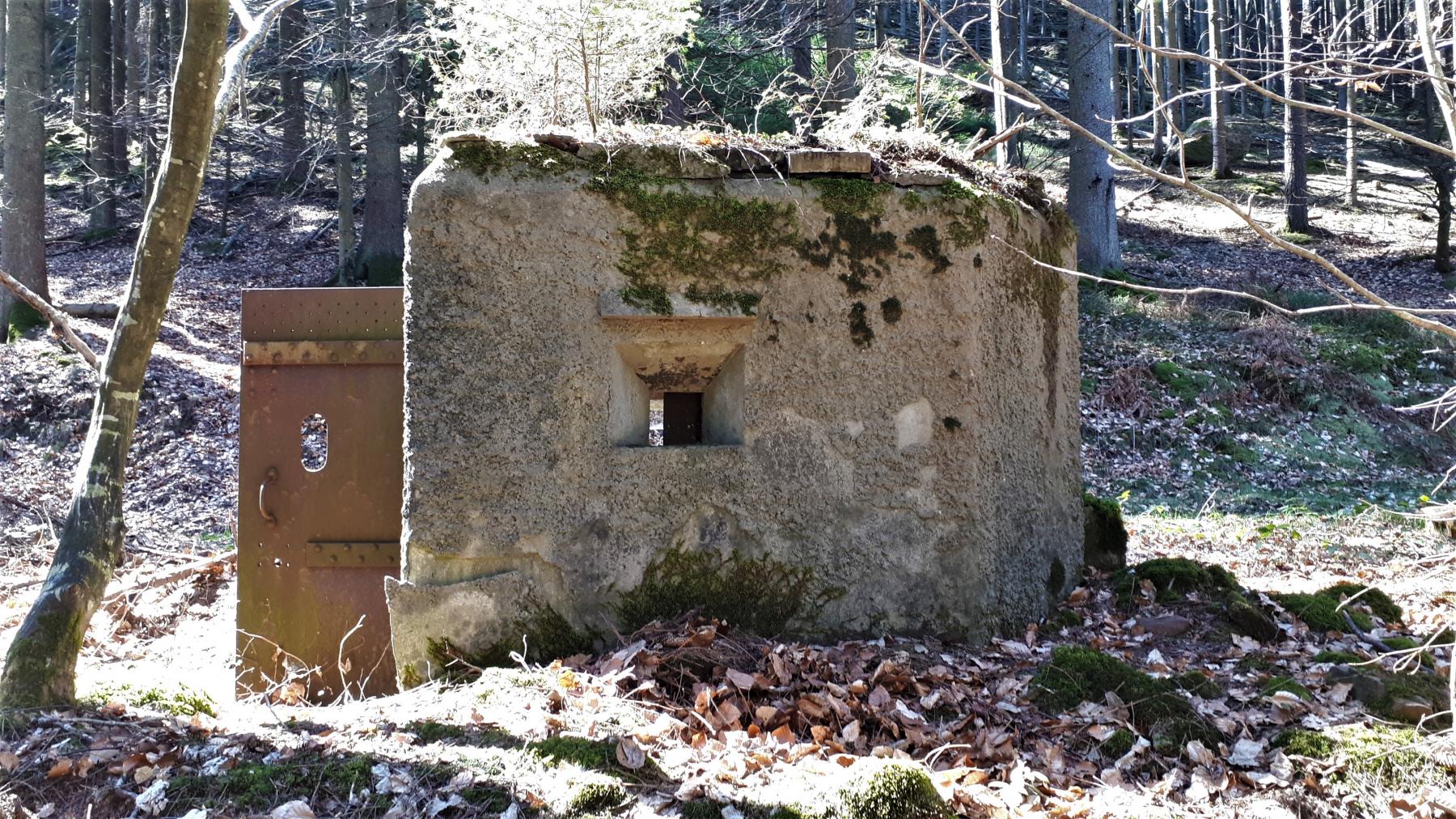 Ligne Maginot - FM34 - NONNENHARDT CENTRE 1 - (Blockhaus pour arme infanterie) - Créneau latéral droit