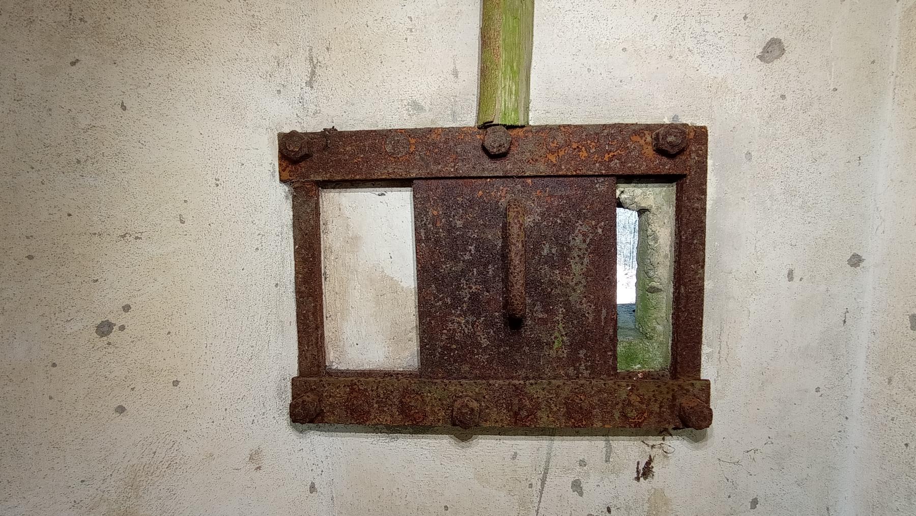 Ligne Maginot - FM39 - DIEBSKOPF 1 - (Blockhaus pour arme infanterie) - Détail du créneau frontal