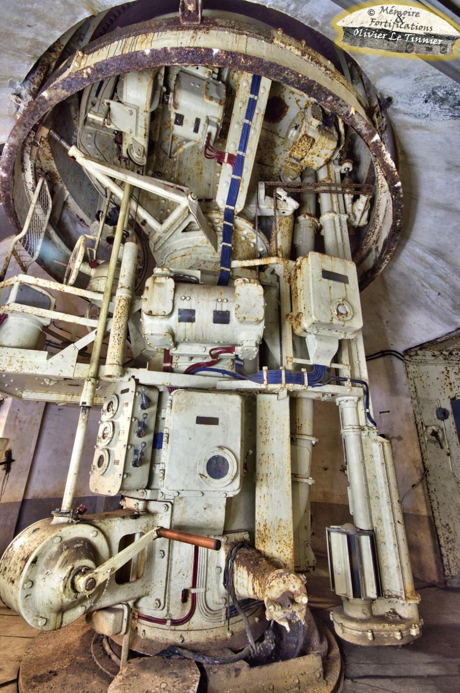 Ligne Maginot - FOUR A CHAUX - FAC - (Ouvrage d'artillerie) - Bloc 2
Etage intermédiaire de la tourelle de 75