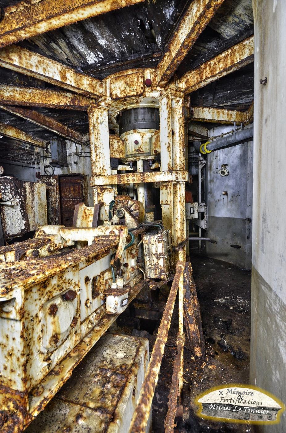 Ligne Maginot - FOUR A CHAUX - FAC - (Ouvrage d'artillerie) - Bloc 3
Etage inférieur de la tourelle de mortiers de 81