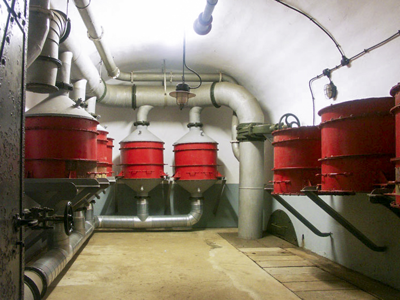 Ligne Maginot - FOUR A CHAUX - FAC - (Ouvrage d'artillerie) - Salle de neutralisation destinée au filtrage de l'air en cas d'attaque au gaz