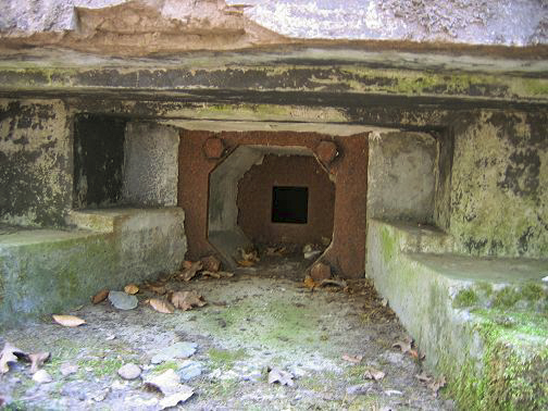 Ligne Maginot - WINECKERTHAL 2 (Blockhaus pour arme infanterie) - Détail du créneau - AALMA - www.lignemaginot.com