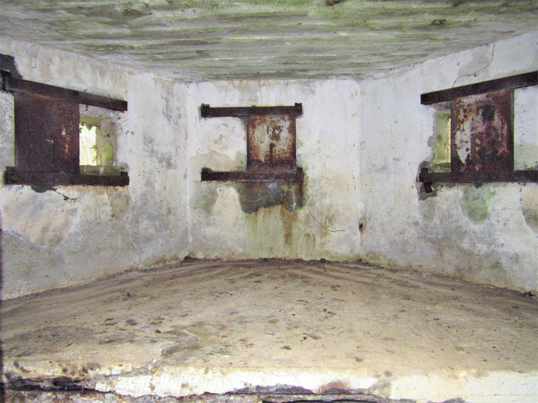 Ligne Maginot - BOIS DE LANGENSOULTZBACH 5 - (Blockhaus pour arme infanterie) - Les trois créneaux
