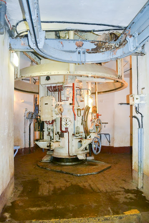 Ligne Maginot - HACKENBERG - A19 (Ouvrage d'artillerie) - Bloc 9 
Tourelle pour obusier de 135 mm - PAVEL Jan