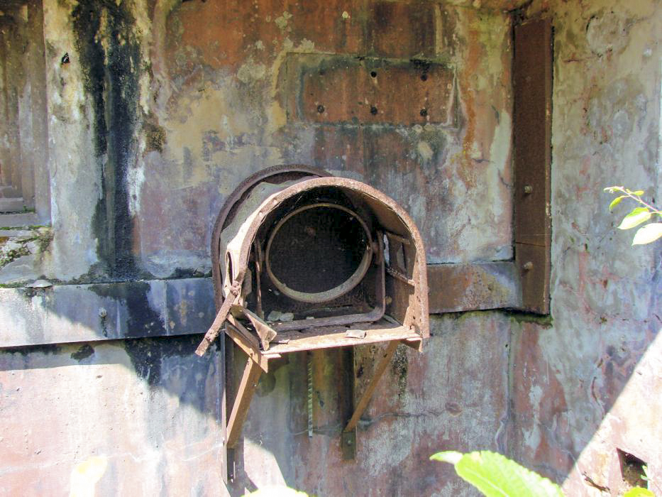Ligne Maginot - HACKENBERG - A19 (Ouvrage d'artillerie) - Bloc 25
Niche du projecteur.
De nuit, le projecteur servait à balayer le fossé antichar. - Schnoupf