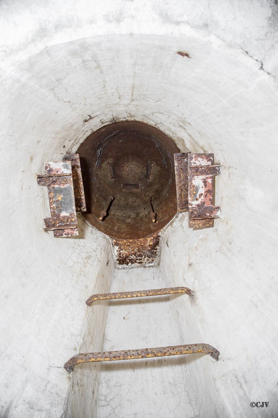 Ligne Maginot - B723 - FERME aux PUCES (Blockhaus pour canon) - L’intérieur de la cloche