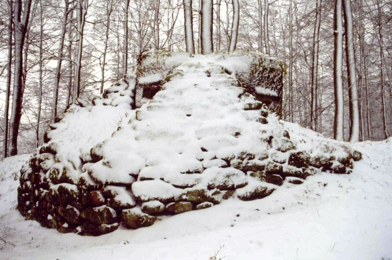 Ligne Maginot - FM39 - DIEBSKOPF 1 - (Blockhaus pour arme infanterie) - Le rocaillage entre le créneau frontal et latéral droit
