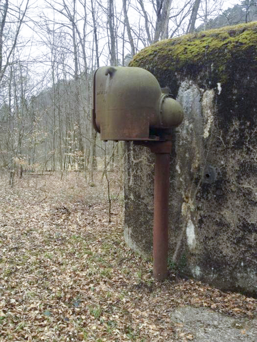 Ligne Maginot - GRUNENTHAL - C59 - (Casemate d'infanterie - Double) - Le support blindé pour projecteur