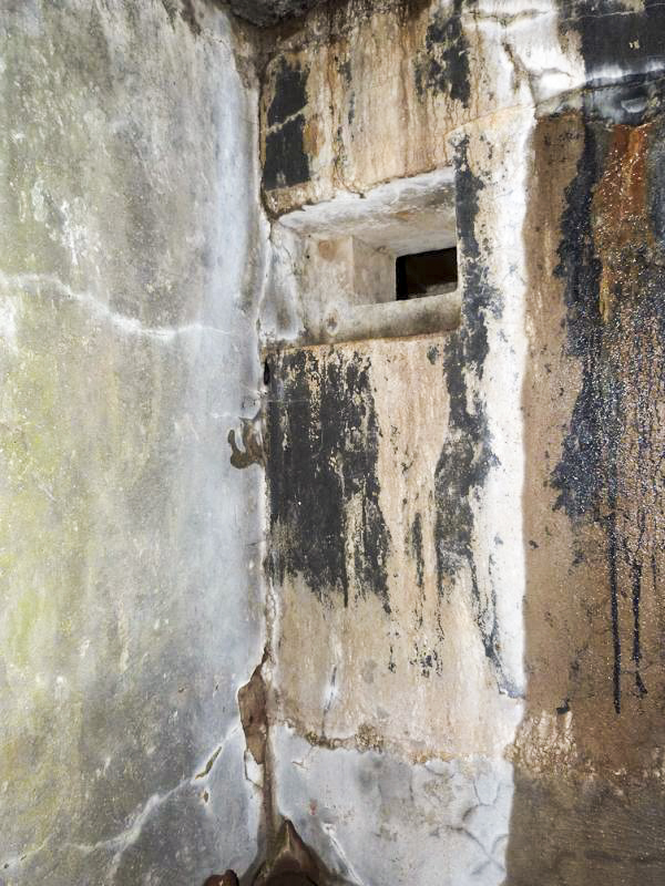 Ligne Maginot - LANGTHAL 1 - (Blockhaus pour arme infanterie) - Réservation pour la ventilation du blockhaus