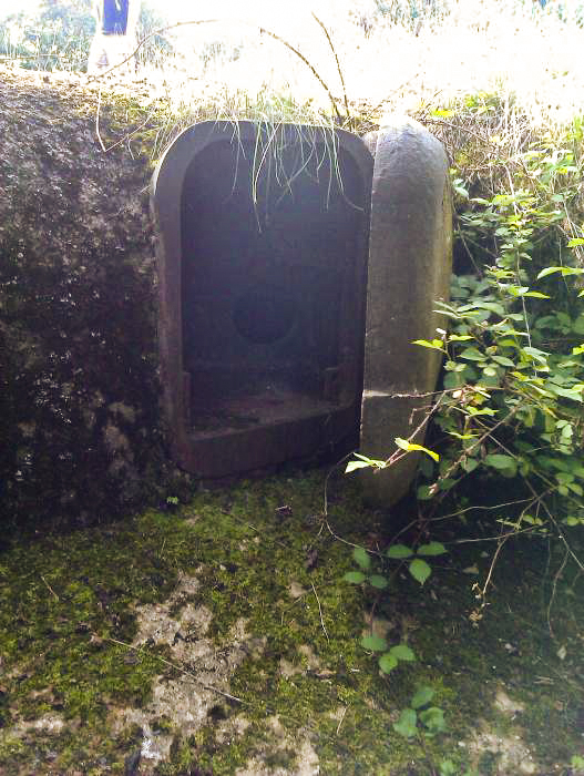 Ligne Maginot - LEMBACH - (Ouvrage d'infanterie) - Bloc 3
Projecteur blindé  - donceuh