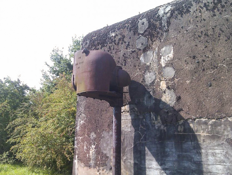 Ligne Maginot - LEMBACH - (Ouvrage d'infanterie) - Bloc 2
Projecteur blindé