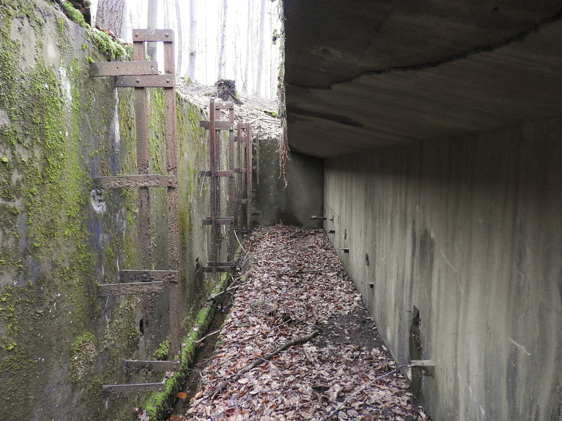 Ligne Maginot - MARKBACH - (Stand de tir) - Dans la tranchée, l'abri des marqueurs
