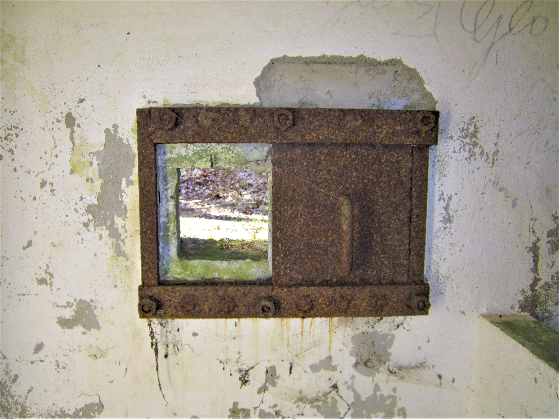 Ligne Maginot - FM34 - NONNENHARDT CENTRE 1 - (Blockhaus pour arme infanterie) - Créneau latéral gauche