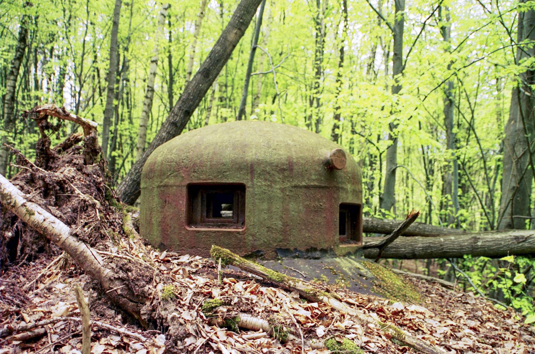 Ligne Maginot - NONNENHARDT N°4 (Blockhaus pour arme infanterie) - La cloche GFM - Lia VERMEULEN