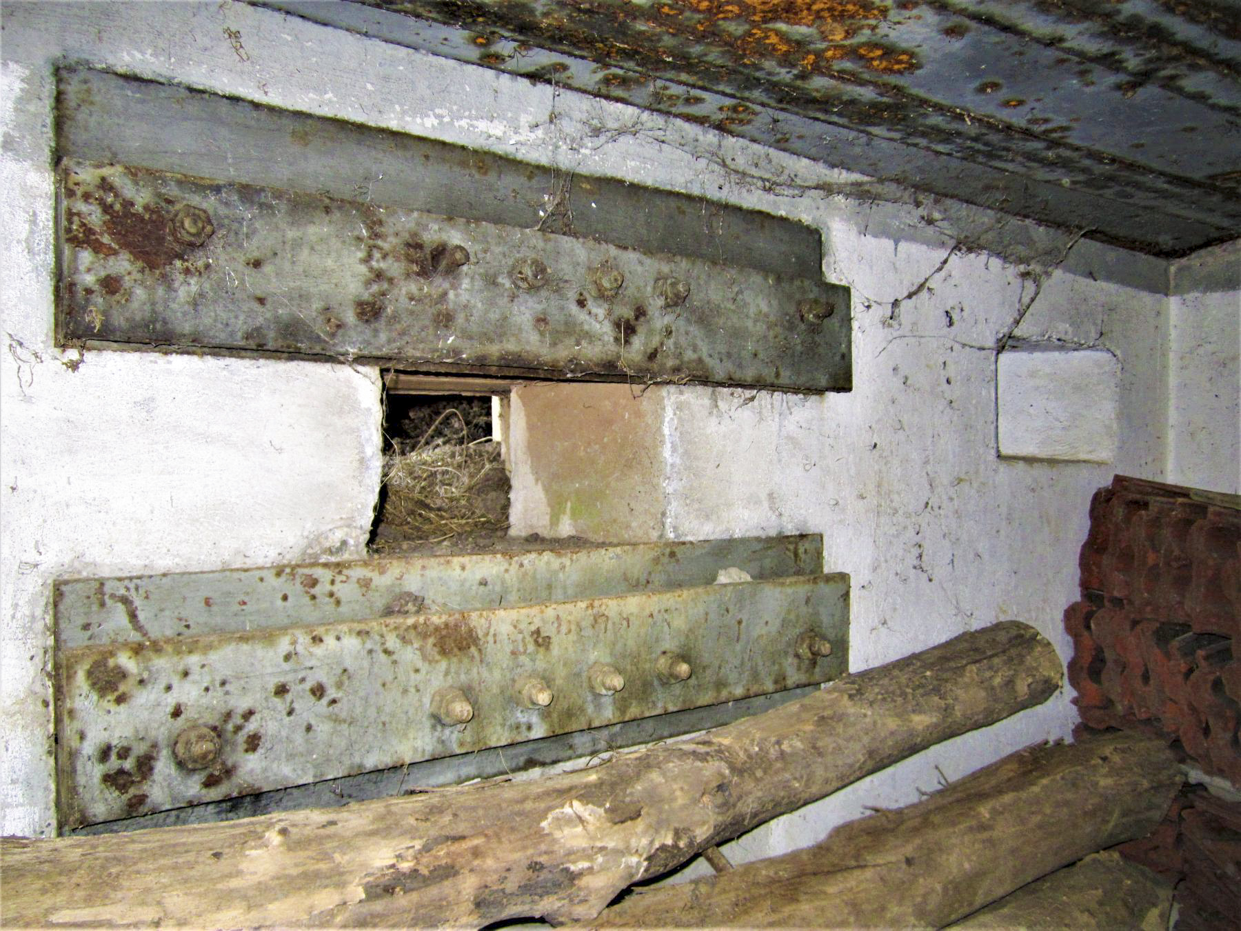 Ligne Maginot - SPIESS 1 - (Blockhaus pour arme infanterie) - Créneau mitrailleuse Sud-Ouest