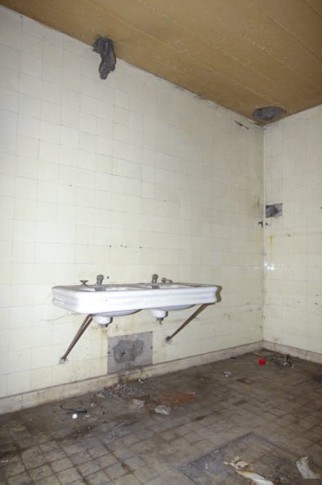 Ligne Maginot - NANCY- LAXOU - CENTRAL PROTéGé - (Central téléphonique isolé) - Salle d'eau et toilettes