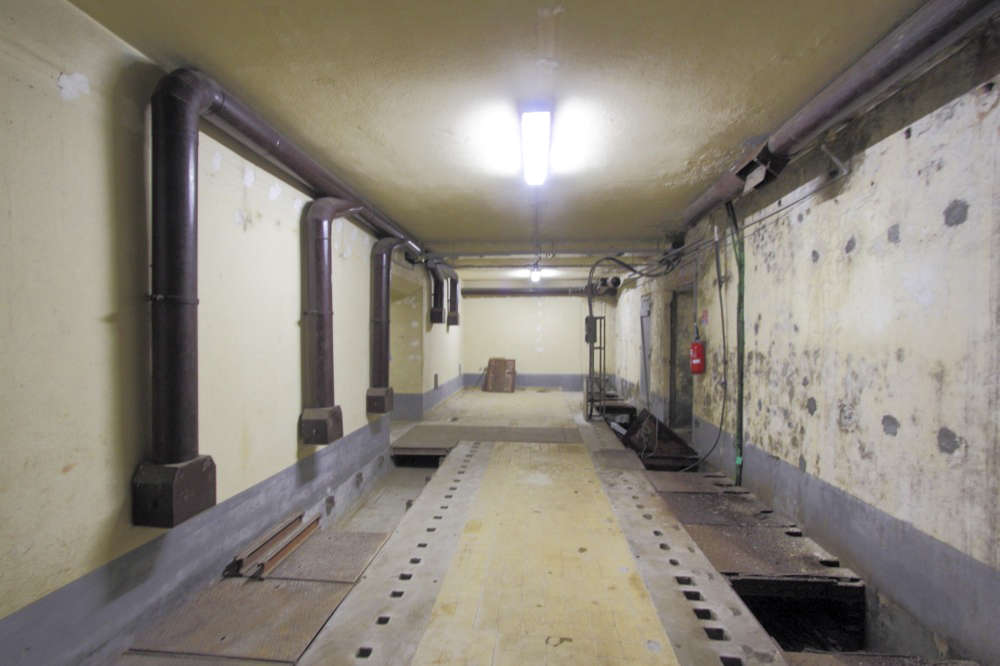 Ligne Maginot - NANCY- LAXOU - STATION PROTéGéE LSGD - (Central téléphonique isolé) - Local technique d'usage principal
Sa longueur correspond à toute la profondeur de l'abri