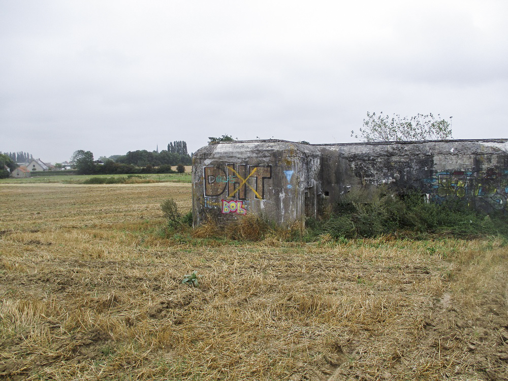 Ligne Maginot - A5 - PONT DE WATOU - (Blockhaus lourd type STG / STG-FCR - Double) - Vue prise depuis Watou (Belgique) rue Winnezeele
