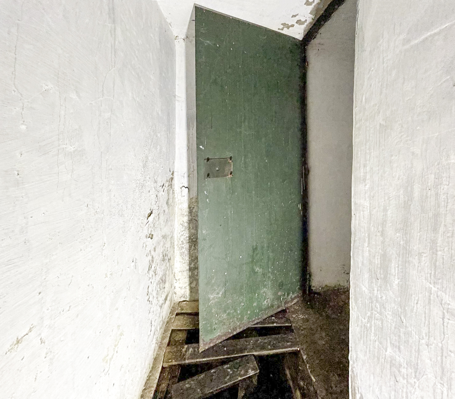 Ligne Maginot - C4 - (Chambre de coupure) - La porte du local souterrain