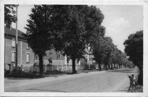 Ligne Maginot - HETTANGE GRANDE - (Cité Cadres) - Les bâtiments construits le long de la rue principale (route de Thionville) comprenant des bâtiments sous officiers et la 
Gendarmerie et le  Génie