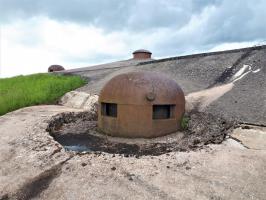 Ligne Maginot - EINSELING - A36 - (Ouvrage d'infanterie) - Cloche GFM dont la transformation du type A au type B n'a pas été achevée. Les deux créneaux non modifiés