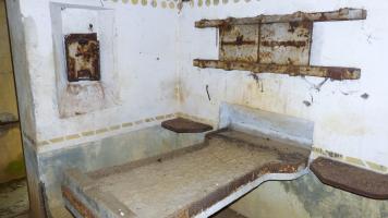 Ligne Maginot - DB28 - (Blockhaus pour canon) - Embrasure avec volets fermés