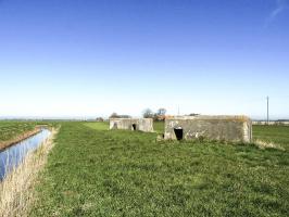Ligne Maginot - B50 - MOULIN DU RHIN 3 - (Blockhaus pour arme infanterie) - B50 en arrière, B51 au premier plan