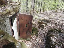 Ligne Maginot - HOHLSTEIN 1 - (Blockhaus pour arme infanterie) - La porte blindée encore en place