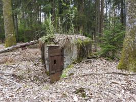Ligne Maginot - HARDT 1 - (Blockhaus pour arme infanterie) - Entrée et créneau droit