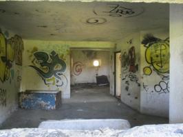 Ligne Maginot - B227 - STATION de STEENWERCK (Blockhaus pour canon) - Visible du sentier piétonnier longeant la voie ferrée Lille-Calais