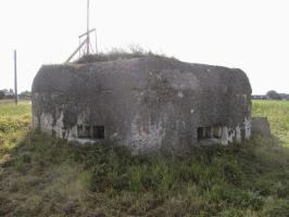 Ligne Maginot - BEF 267 - BERQUIER Nord (Blockhaus pour arme infanterie) - Photographié face à la rue du Chemin vert.