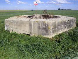 Ligne Maginot - BEF 335 - L'EPINETTE EST - (Blockhaus pour arme infanterie) - Face orientée côté sud.