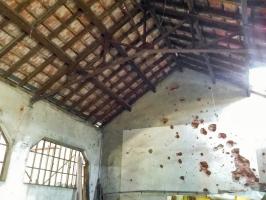 Ligne Maginot - MARCKOLSHEIM (CAMP) - (Camp de sureté) - Intérieur garage avec impacts de tirs