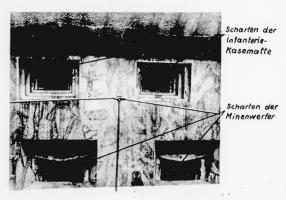 Ligne Maginot - MONT DES WELCHES - A21 - (Ouvrage d'artillerie) - Bloc 4 
Noter le camouflage de la façade

Extrait de 'Beschreibung des 81-mm Flugelminenwerfer im Kasematte'
Origine NARA