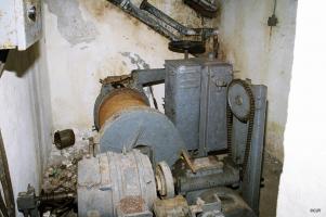 Ligne Maginot - MONT DES WELCHES - A21 - (Ouvrage d'artillerie) - Entrée munitions 
Le treuil du plan incliné