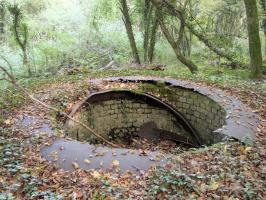 Ligne Maginot - MONT DES WELCHES - A21 - (Ouvrage d'artillerie) - Aux alentours.
Entre le bloc 2 et le bloc 3, l'emplacement d'une tourelle factice.