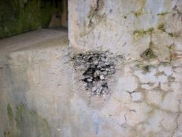 Ligne Maginot - VECKRING - X21 - (Abri) - Coffre Sud
Un des nombreux impacts sur la façade.