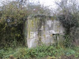 Ligne Maginot - BEF 529 - CENSE MONTURY Nord 2 (Observatoire d'artillerie) - Situé dans une propriété privée, en limite d'un champ cultivé.