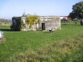 Ligne Maginot - BEF 533 - RUE de PRONEL Sud (Blockhaus pour arme infanterie) - Situé sur le terrain d'une propriété privée.