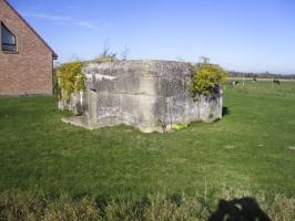 Ligne Maginot - BEF 533 - RUE de PRONEL Sud (Blockhaus pour arme infanterie) - Situé sur le terrain d'une propriété privée.