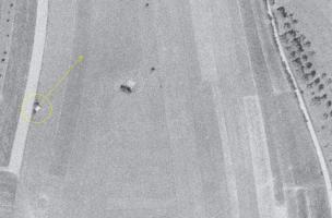 Ligne Maginot - BINING SUD 2 - (Blockhaus pour arme infanterie) - On voit encore la dalle sur cette photo aérienne de 1947