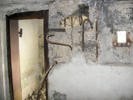 Ligne Maginot - BREITWIESE 3 - (Blockhaus pour arme infanterie) - L'entrée et le créneau FM de défense rapproché