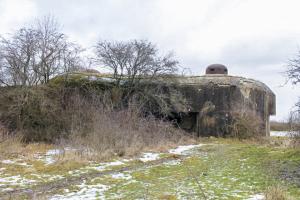 Ligne Maginot - WELSCHHOF - (Ouvrage d'infanterie) - Bloc 1
Facade Ouest avec sa chambre de tir pour un canon de 47 et 2 JM