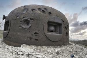 Ligne Maginot - WELSCHHOF - (Ouvrage d'infanterie) - Bloc 1
La cloche GFM du bloc 1 criblée de plusieurs impacts