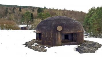 Ligne Maginot - HOCHWALD - (Ouvrage d'artillerie) - Bloc  12
La cloche GFM et plus loin la cloche VDP
