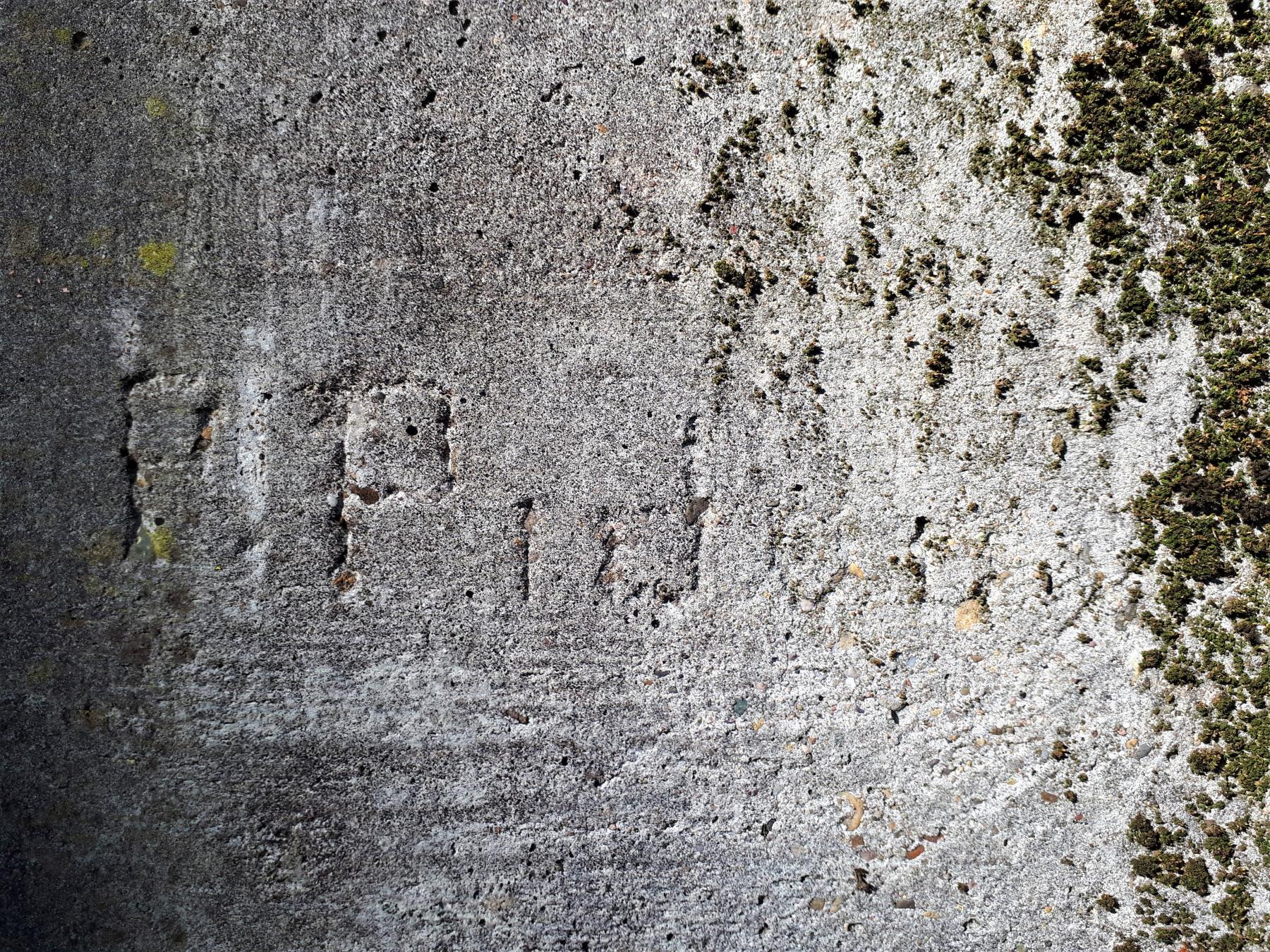 Ligne Maginot - 308C - PORT DU RHIN SUD 36 - (Blockhaus pour arme infanterie) - Graffiti à coté de l'entrée