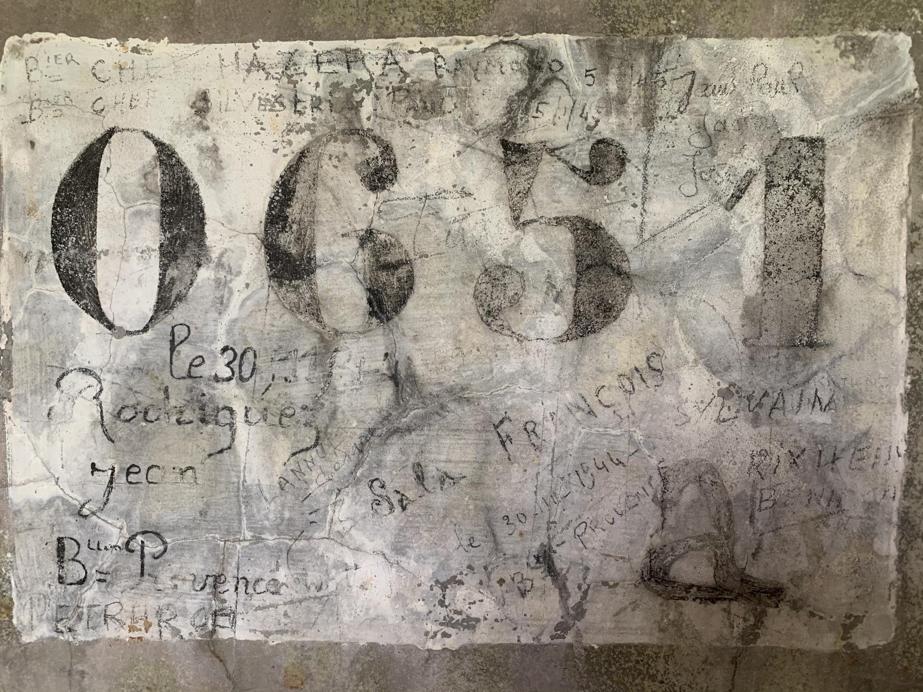 Ligne Maginot - PA DU CARREFOUR 243-3 - (Blockhaus pour arme infanterie) - Graffitis à l’entrée du blockhaus 